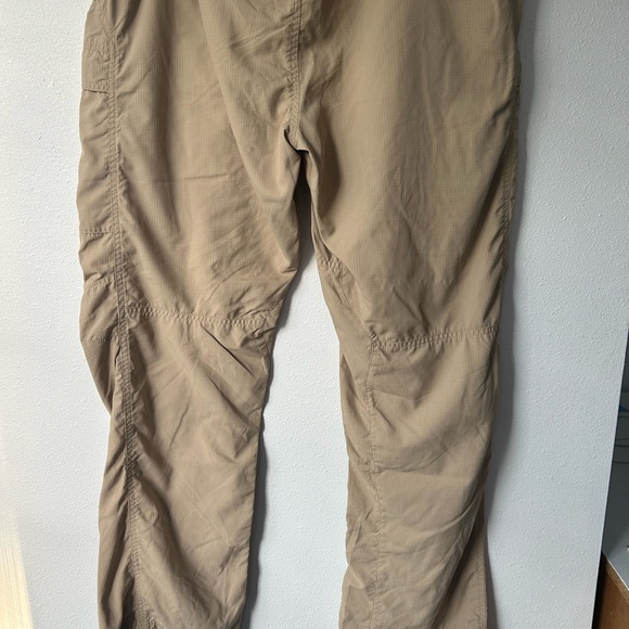 Like New Men’s Under Armour Tactical Cargo Pants XL - Picture 8 of 10